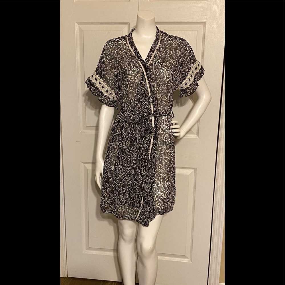 NWT Women’s Linea Dontella S/S Robe Sz M Black/White Floral